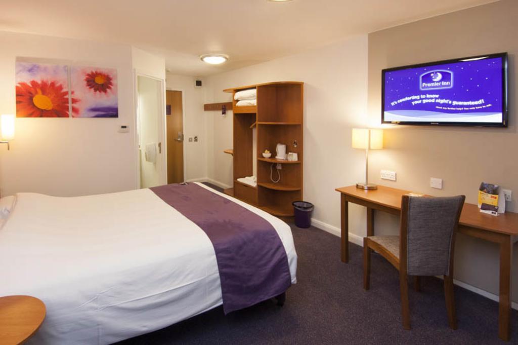 Premier Inn London Croydon South - A212 Exterior photo