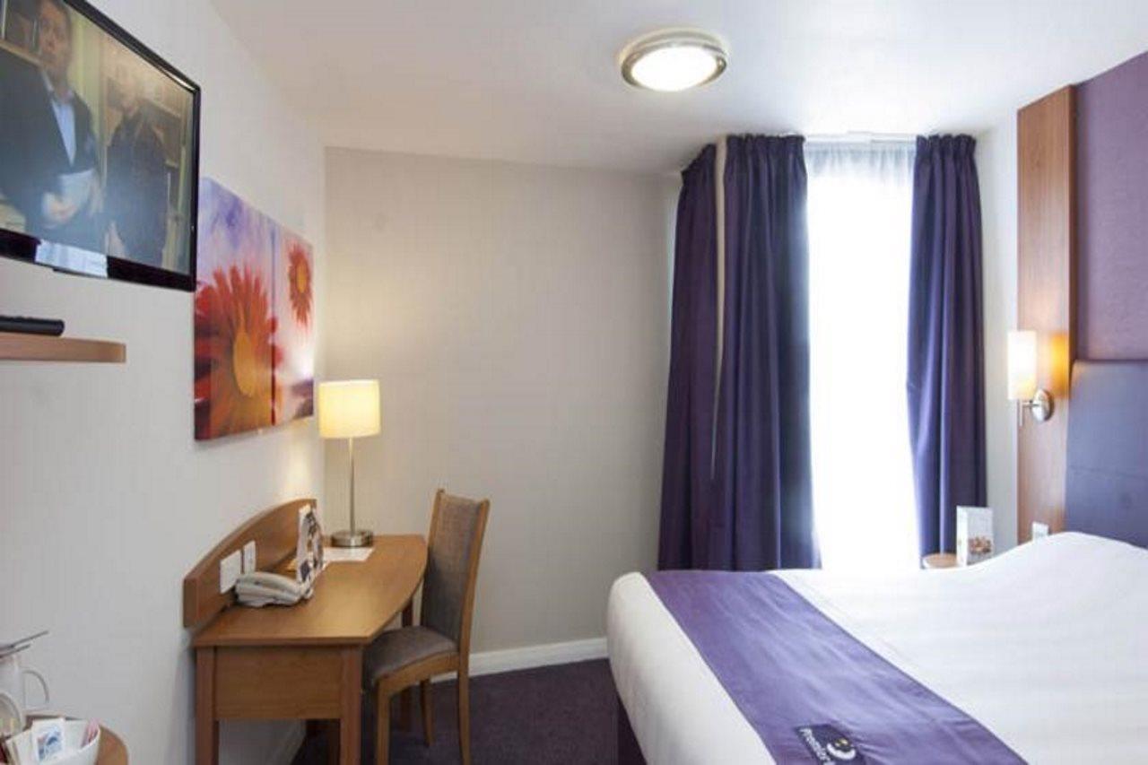 Premier Inn London Croydon South - A212 Exterior photo